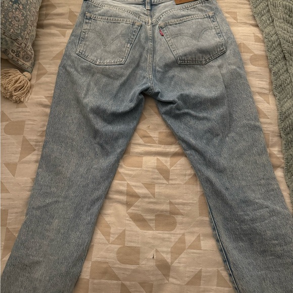like new size 26 Levi Jeans - 501 - Picture 2 of 3